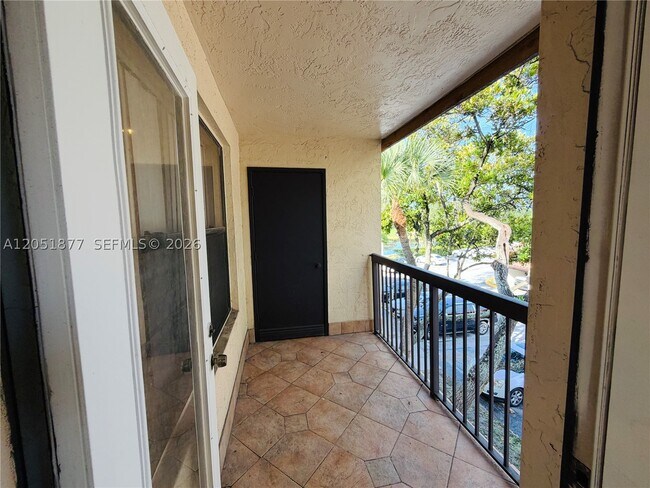 Foto del edificio - 4441 W McNab Rd