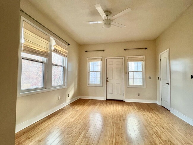 Foto del edificio - 500 Parkway Dr NE