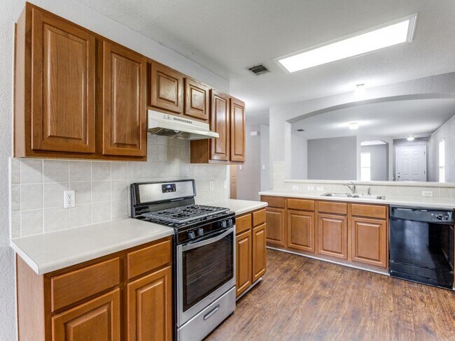 Building Photo - 105 Loryn Dr
