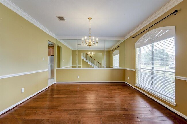 Building Photo - 19411 Bear Springs Dr