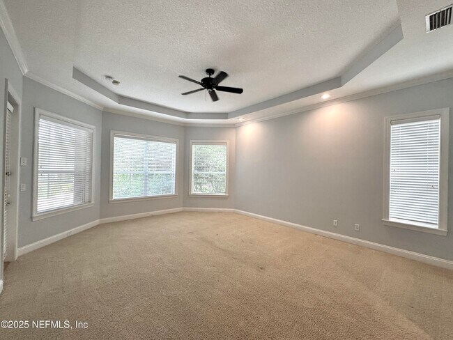 Building Photo - 642 Port Charlotte Dr