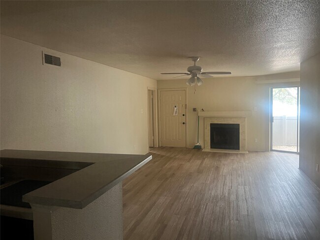 Foto del edificio - 10737 Braes Bend Dr