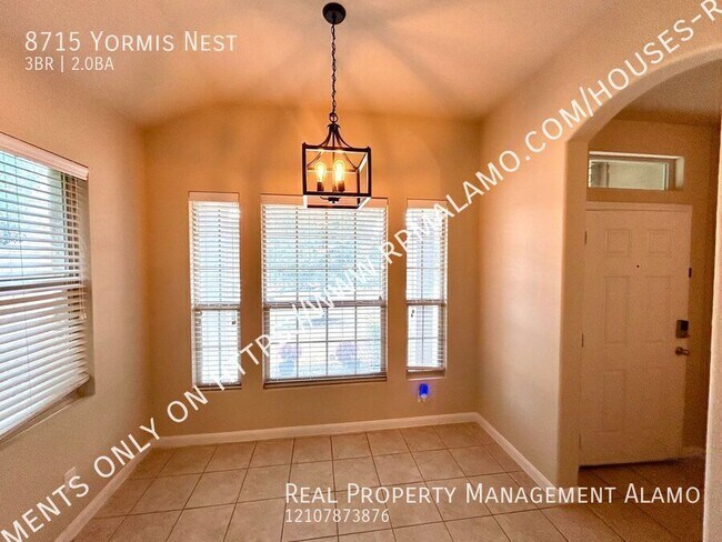 Foto del edificio - 8715 Yormis Nest