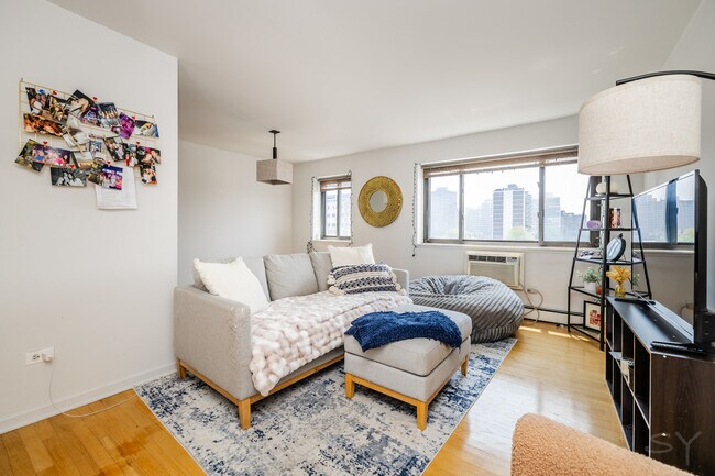 Foto del edificio - 607 W Wrightwood Ave