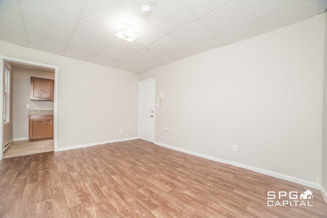 Building Photo - 60 Chambersburg St