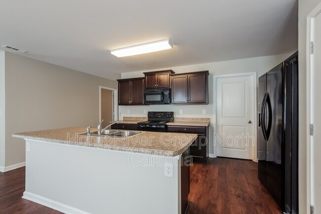 Building Photo - 1053 Bolivia Dr