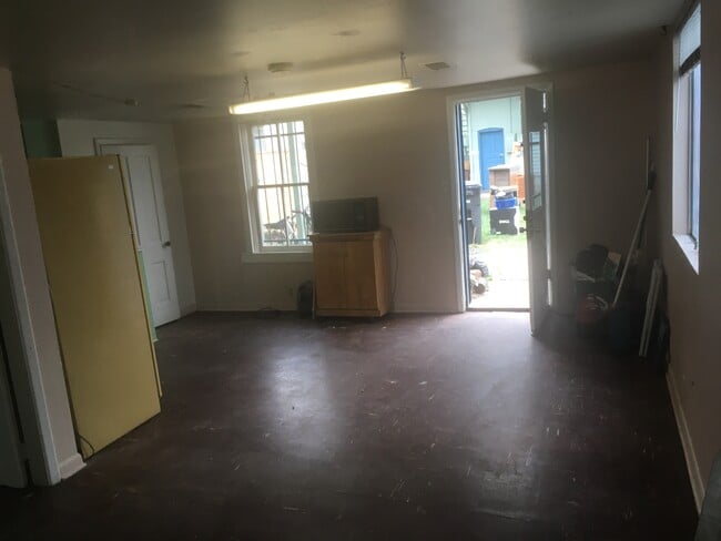 Building Photo - 151 W 4th Ave