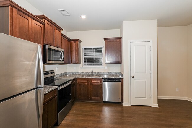 Foto del edificio - 402 Highwood Ln