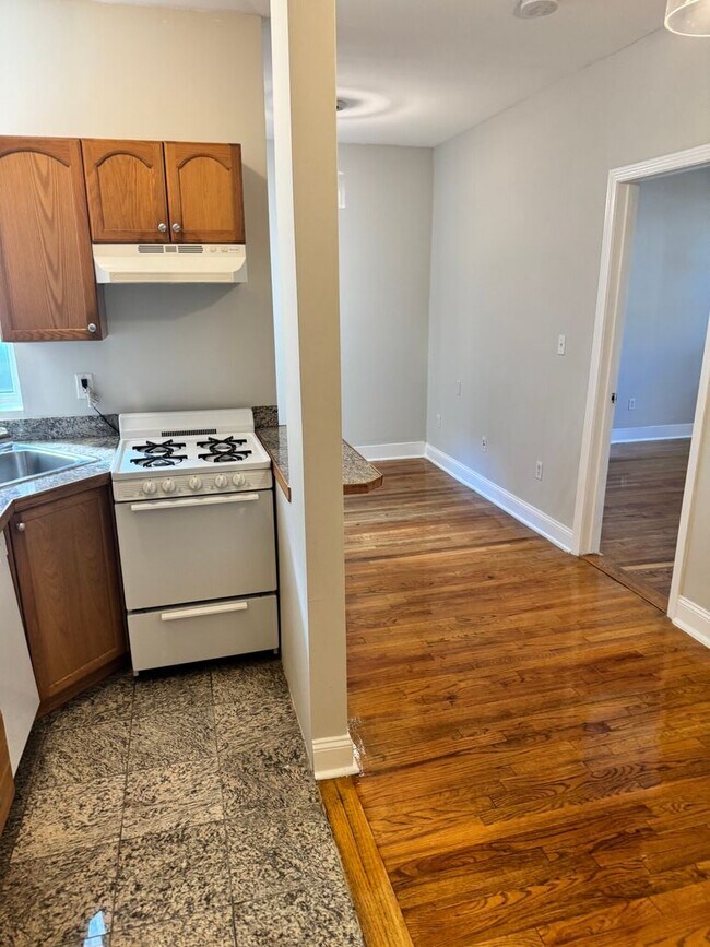 Foto del edificio - Beautiful 1 bed 1 bath in vibrant Allston