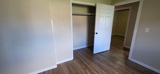 Foto del edificio - 3 bedroom apartment in Yorktown