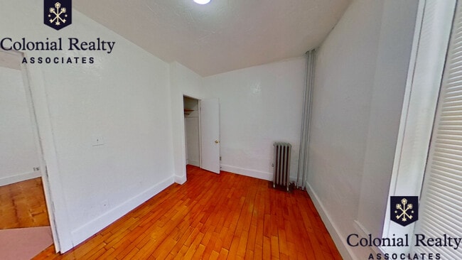 Building Photo - 6 Adella Pl