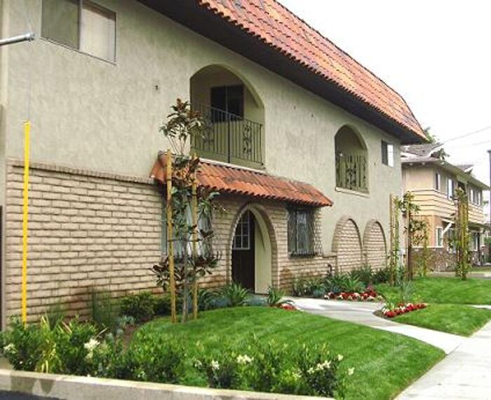 Primary Photo - Downey UPPER One Bedroom with Parking, Fir...