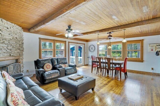 Foto del edificio - 13050 Marcella Blvd