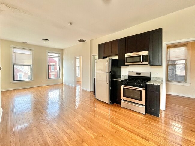 Building Photo - 1629 S Throop St