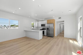 Building Photo - 10965 Calvert St