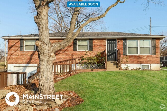 Building Photo - 4037 N Spruce Ave