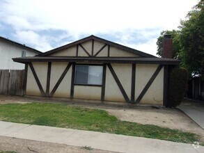 Building Photo - 612 N 4th St