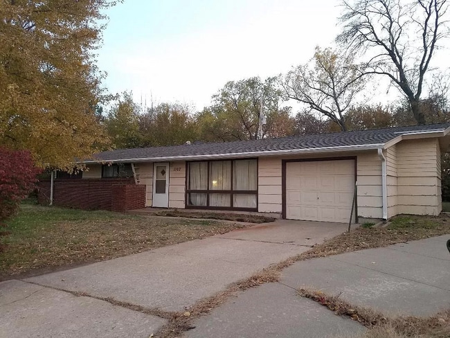 Foto del edificio - 1107 Glenshire Ave