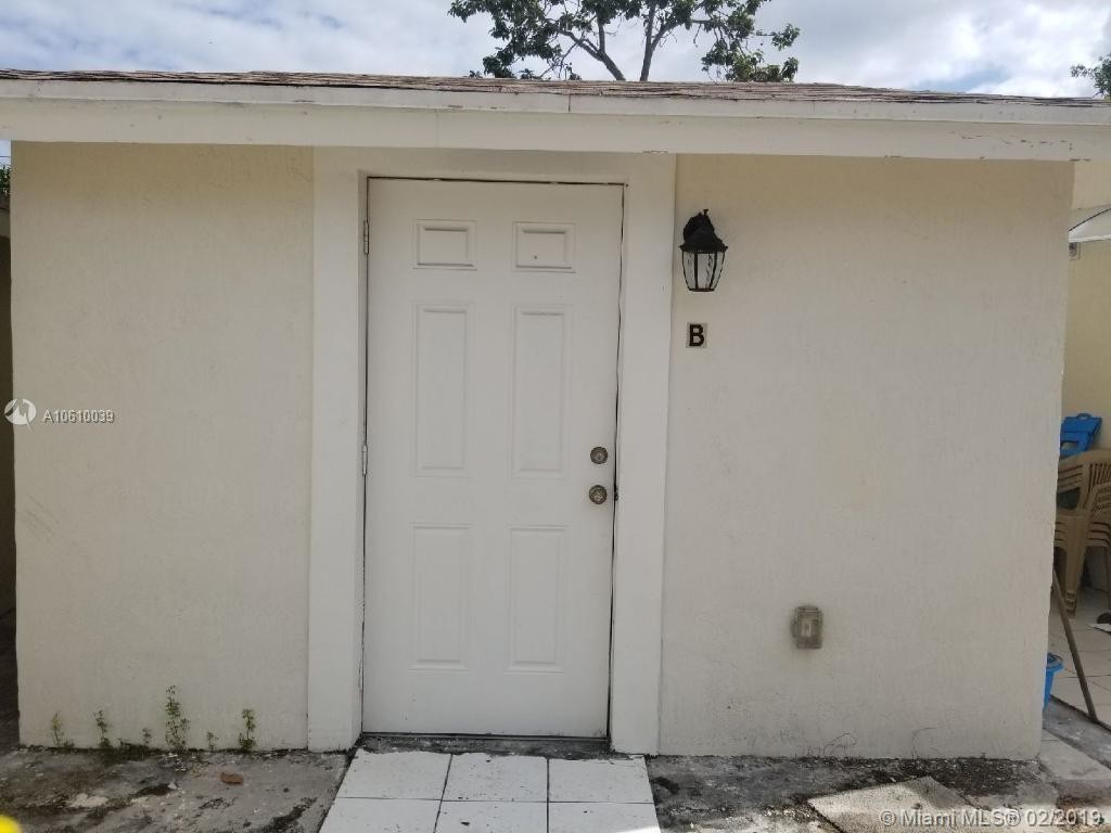 Foto del edificio - 10345 NW 30th Ct