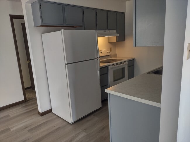 Building Photo - 332 Southampton Dr