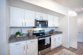 Building Photo - The Heights at State College