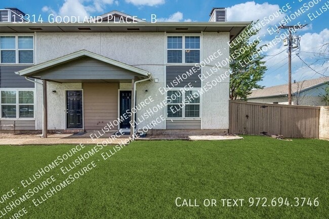 Foto del edificio - WANTED: 2bed/2.5bath Townhome with Private...