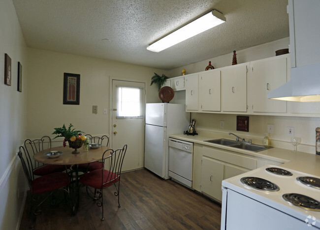 Eat in Kichen - Avery Park Apartments