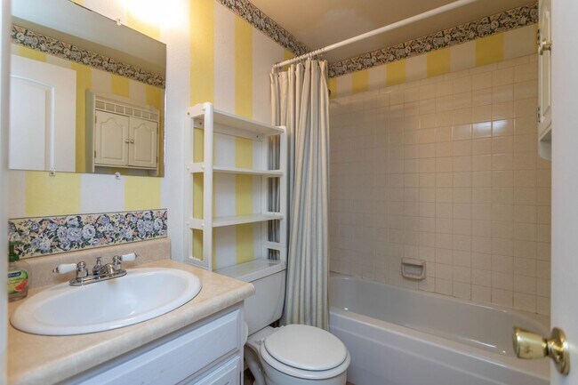 Foto del edificio - Lovely Bi-Level Home!