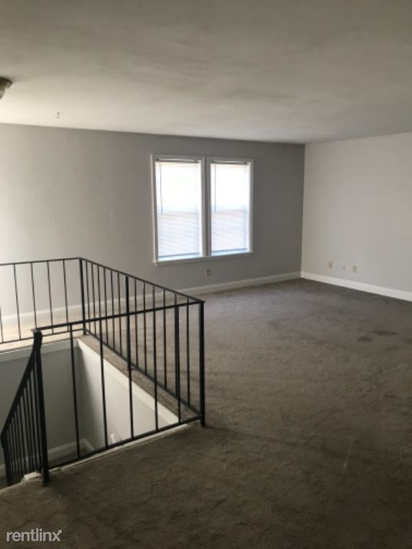 Building Photo - 2 br, 1 bath Condo - 829 23rd Street