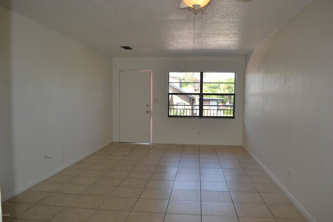 Foto del edificio - 309 Oakridge Blvd