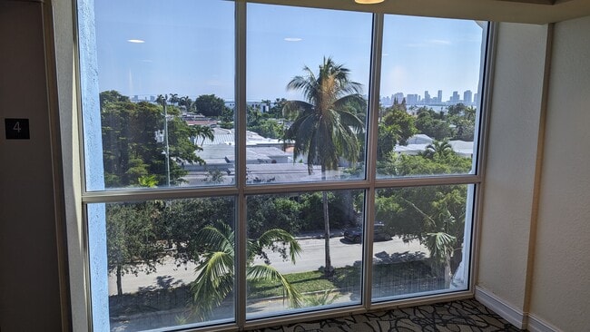 Building Photo - 6039 Collins Ave