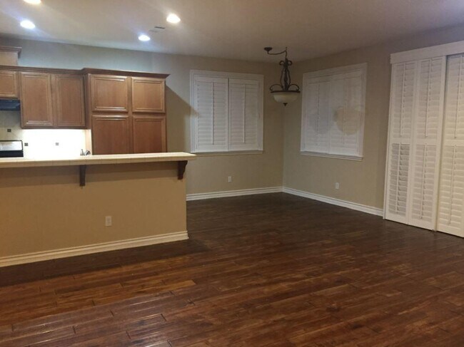 Foto del edificio - 1726 W Lumber St