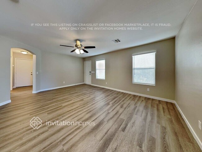 Foto del edificio - 927 S 239th Ln