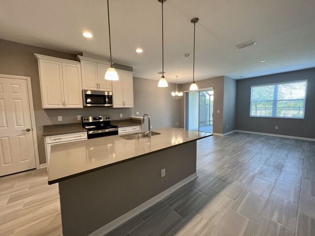 Building Photo - 29817 Southwell Ln