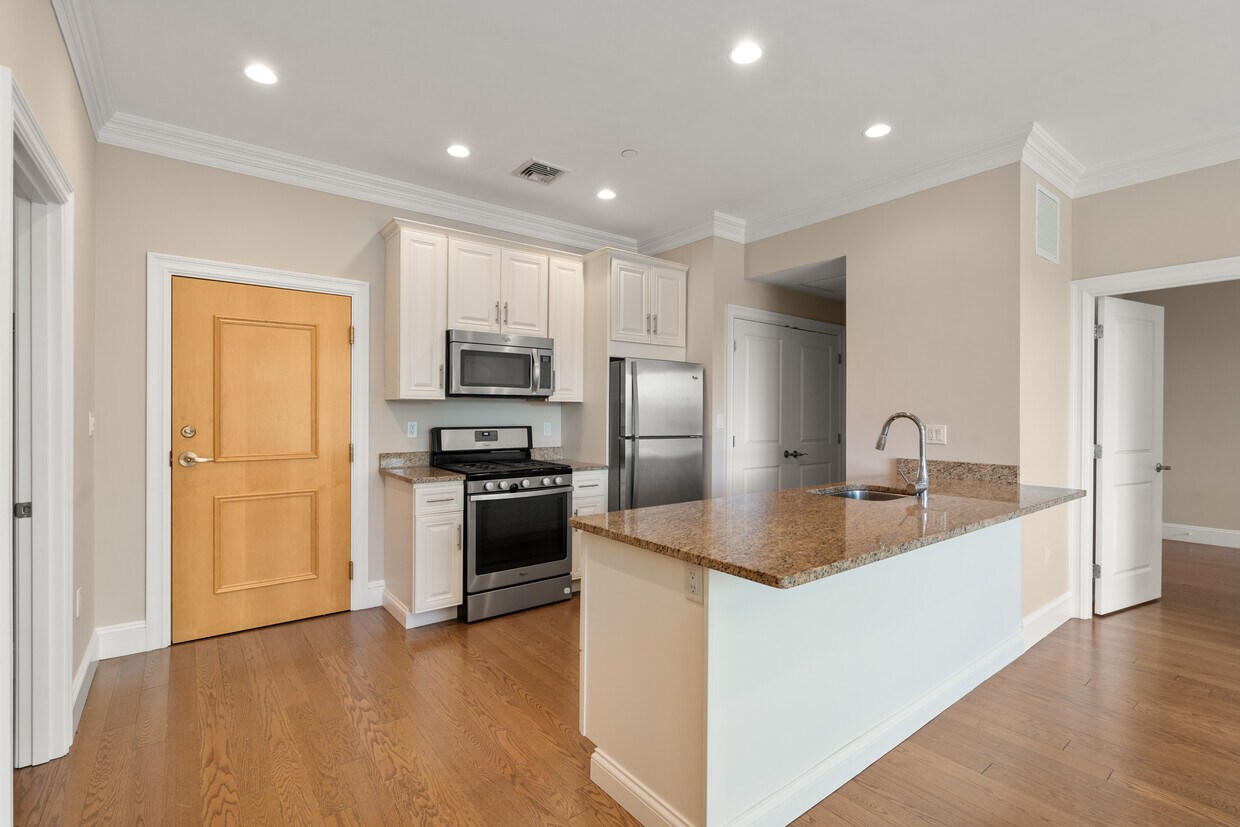 Foto principal - 20 Englewood Ave
