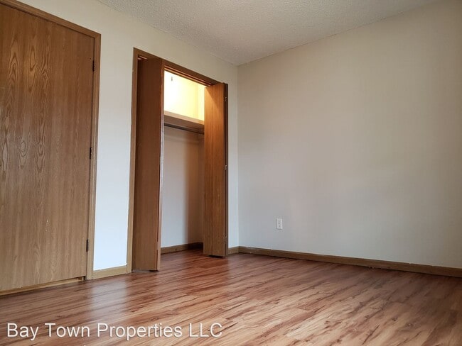Building Photo - 3 br, 1 bath House - 800 W Central
