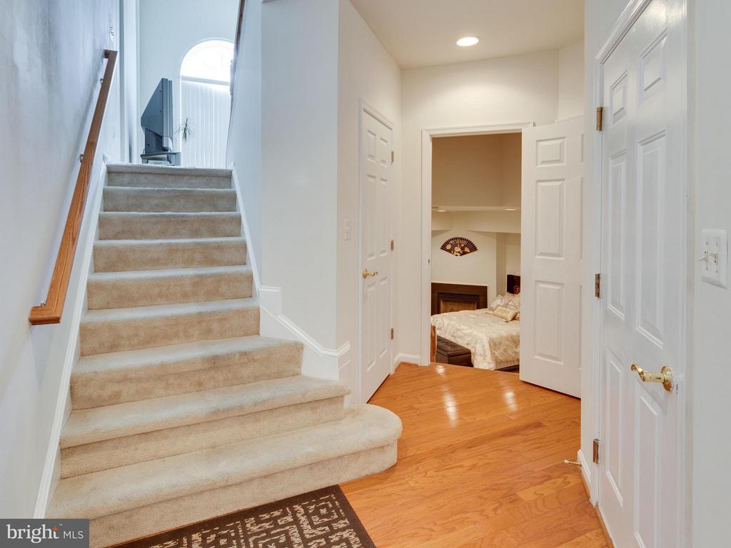Primary Photo - 4668 Carisbrooke Ln