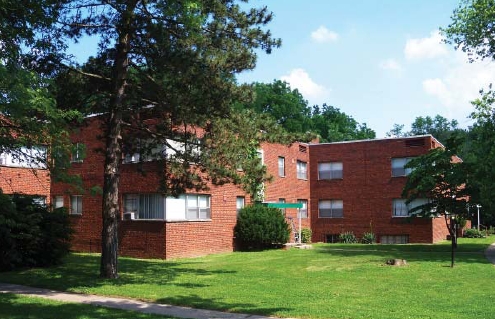 Building Photo - Pine Meadow Court Apartments