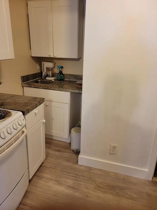 Building Photo - 1468 NE 118th St