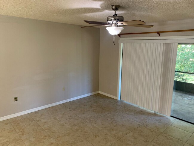Foto del edificio - Eustis 2 Bed, 2 Bath Condo