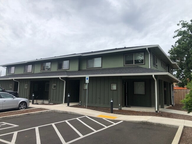 Photo - 8300 SE Flavel St Apartment