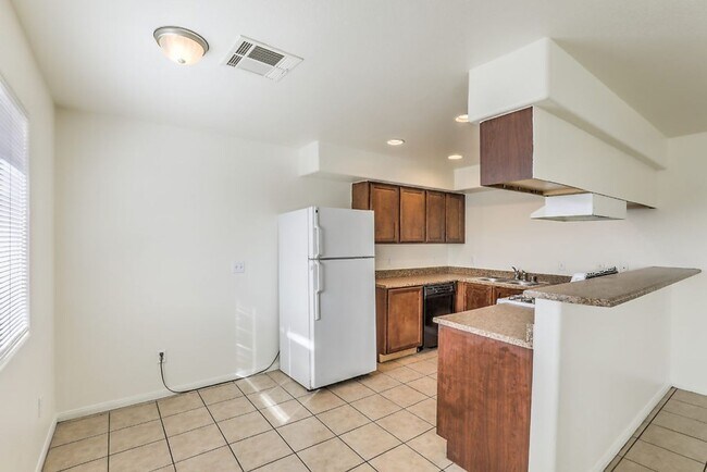Foto del edificio - 3125 N Walnut Rd