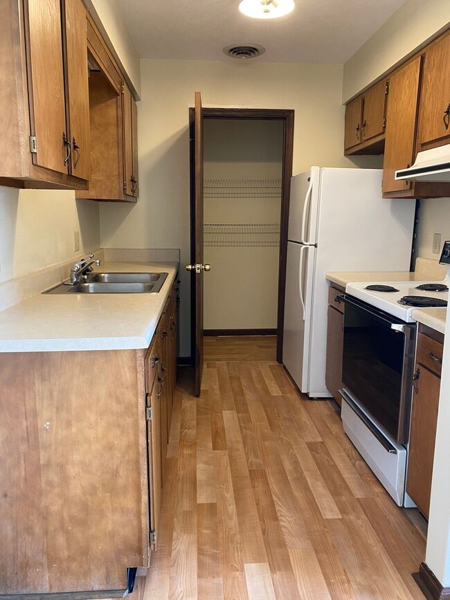 Foto del edificio - 2 Bed, 1 Bath Apartment