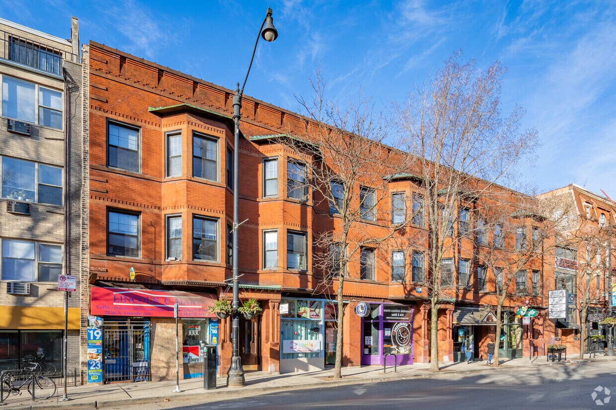 Primary Photo - 2256-64 N. Lincoln Ave.