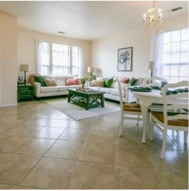 Foto del edificio - 2821 Hilcroft Ave
