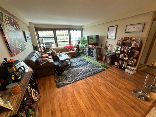 Building Photo - 4180 N Marine Dr