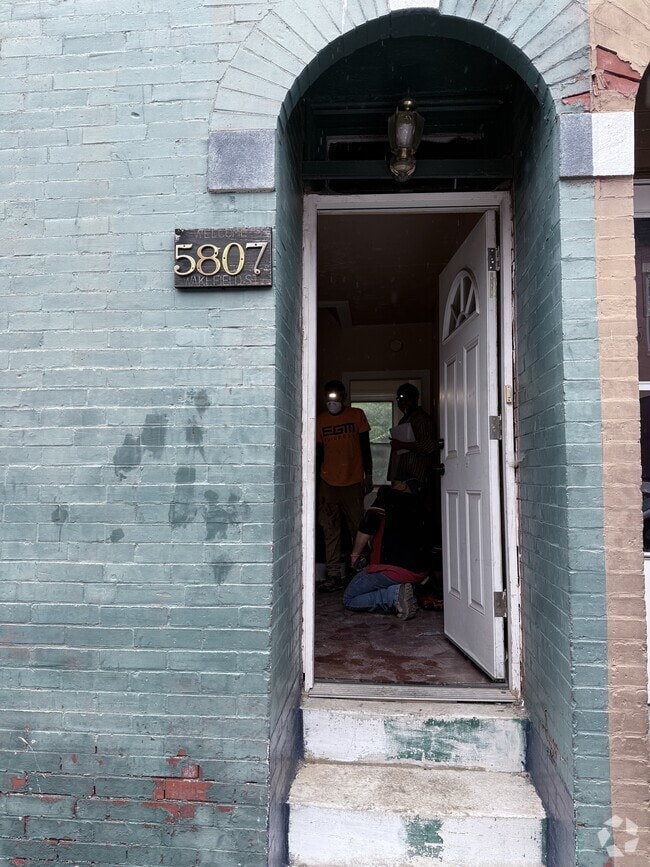 Building Photo - 5807 Wakefield St