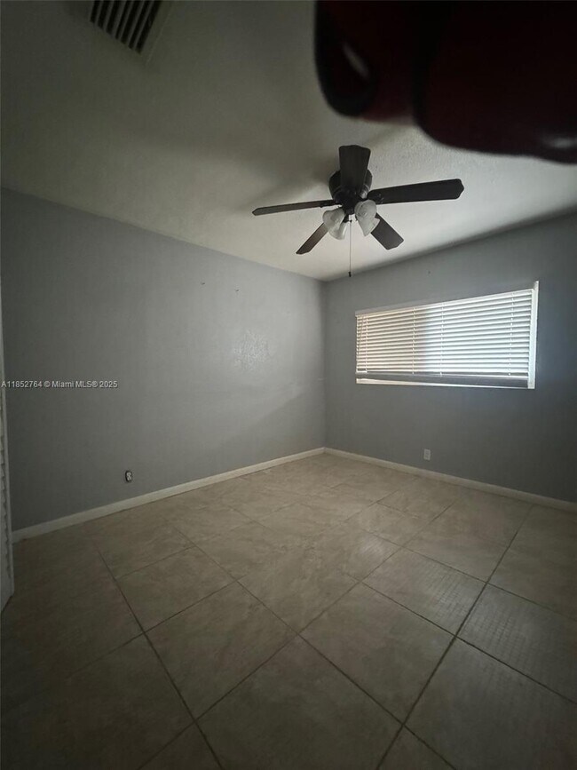 Foto del edificio - 258 E 12th St