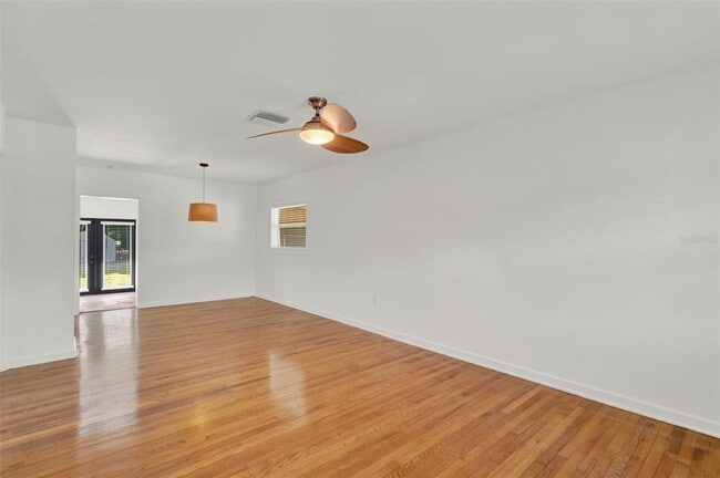 Building Photo - 3345 Lila Dr
