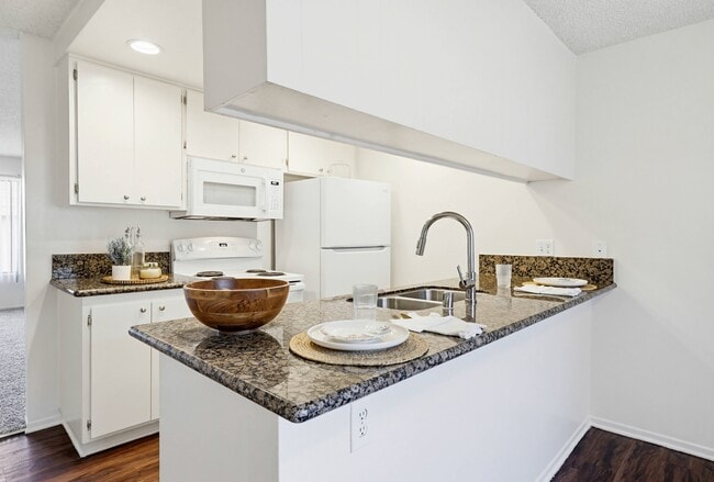 Building Photo - Sandpiper Apartments